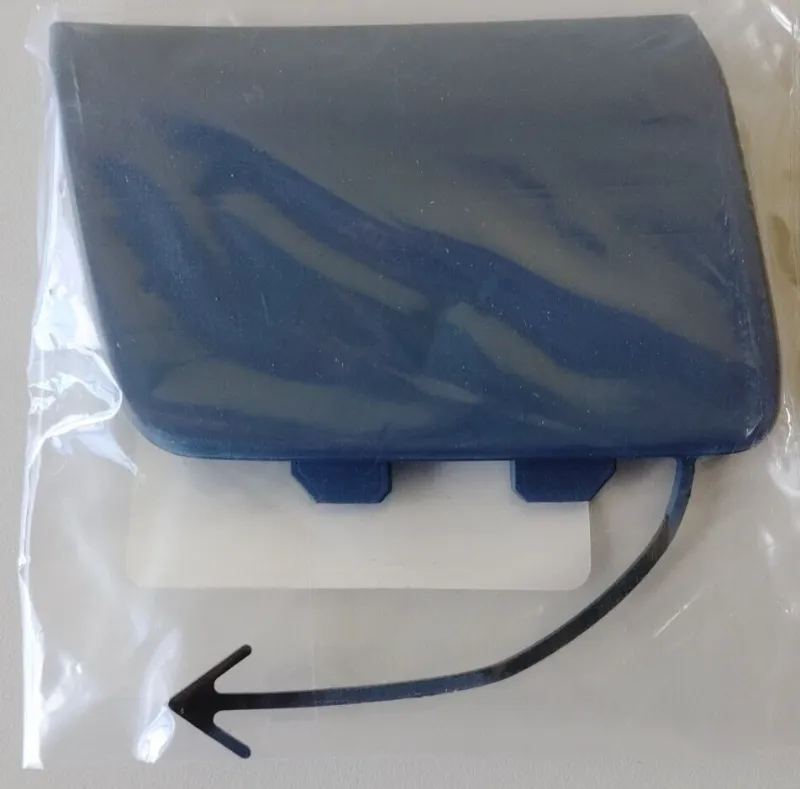 Photo 1 of *********SIMILAR*********New Genuine OEM Volkswagen Bora Jetta Syncro Vento Towing Eye Cover 1K5807441GRU
