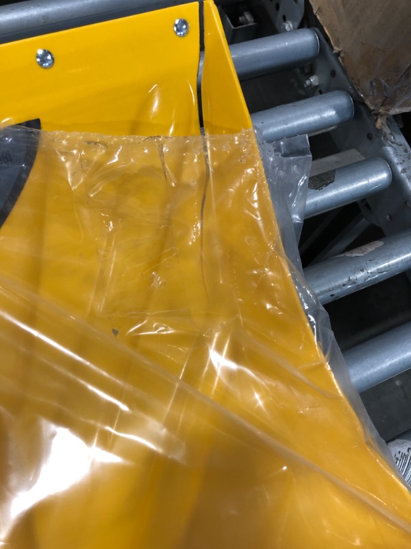 Photo 1 of !!HAS A CRACK IN IT!!FINAL SALE!!!True Temper 1603400 Poly Snow Shovel/Pusher with Ergonomic D-Grip Steel Handle 18 Inch