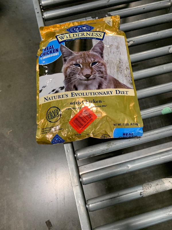 Photo 1 of ***EXP JUNE 10  2026*****Blue Buffalo Wilderness High-Protein, Grain-Free Natural Dry Food for Adult Cats, Weight Control, Chicken, 11-lb Bag