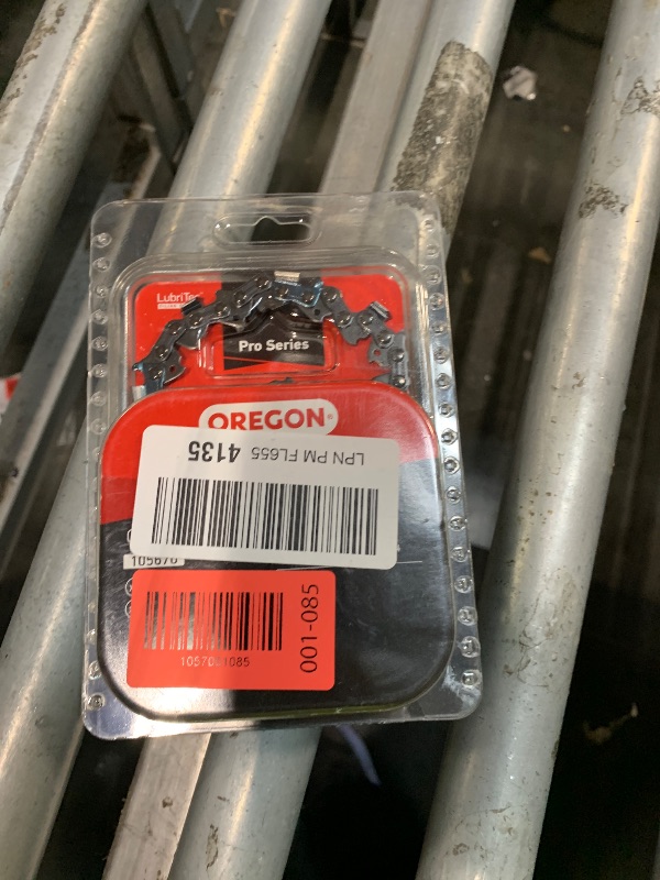 Photo 1 of **** NO GIUDE BAR ** Oregon 105670 Replacement Guide Bar and Chainsaw Chain Combo, 18-Inch, Fits Stihl, Grey