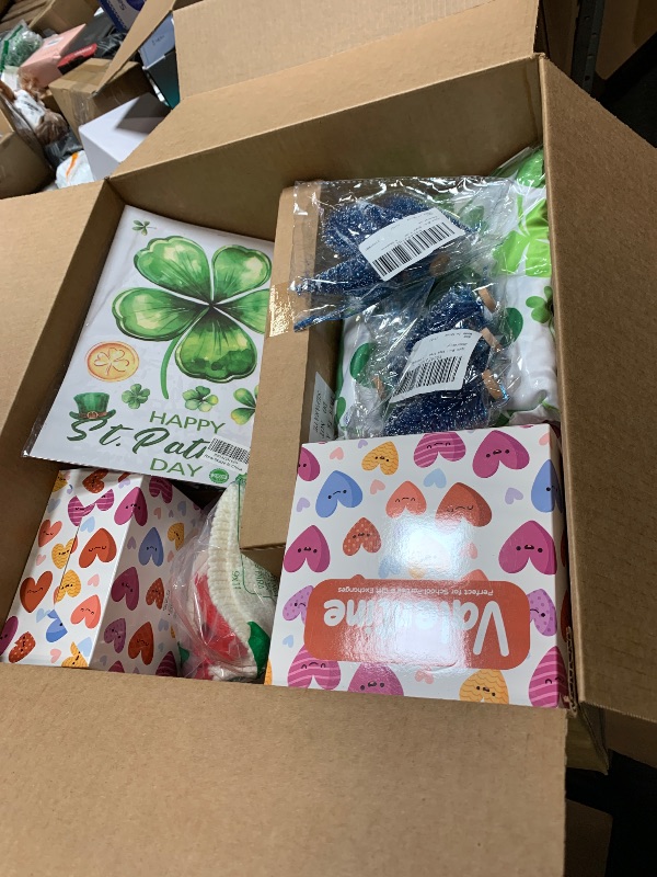 Photo 1 of *** HOLIDAY**** Nellis Variety Box: Medium | See Notes for Details
