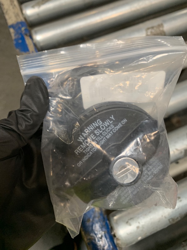 Photo 1 of ** MISSING KEY ** Locking Gas Cap Fuel Tank with Key, Gas Cap Lock Locking Fuel Cap Cover Replacement for Toyota 4Runner, Chevy Silverado 1500 2500 3500, Nissan GMC Honda Subaru Buick #10504 77300-47020