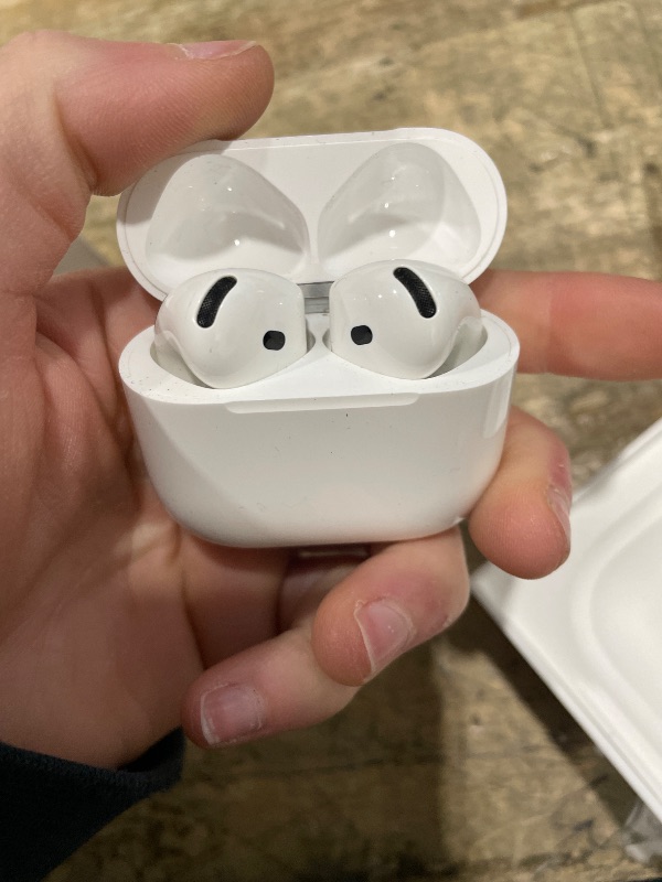 Photo 1 of **case doesn't charge*** Apple AirPods 4 Wireless Earbuds, Bluetooth Headphones, with Active Noise Cancellation, Adaptive, Transparency Mode, Personalized Spatial Audio, USB-C Charging Case, Wireless Charging, H2 Chip