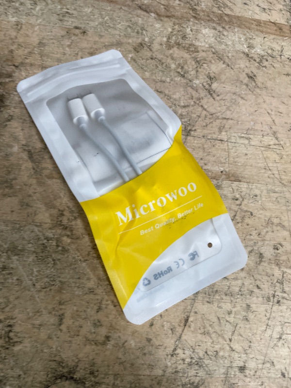 Photo 1 of [Apple MFi Certified] Lightning to 3.5mm Headphone Jack Adapter Built-in DAC Chip, Hi-Fi Audio Aux Adapter for iPhone 14/13/12/11/X/XS/XR/8/7, iPad, iPod - Car Aux, Home, Travel, Gym Use (2Pack White)