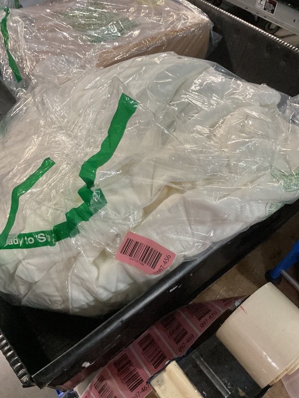 Photo 1 of (BAGGED) (USED/FAIR) Cozy Bliss Seersucker Cooling Comforter King Size, Q-Max 0.4 Reversible Lightweight Cooling Blanket, Breathable Silk Smooth Summer Bedding Quilt for Hot Sleepers Night Sweats Cream White