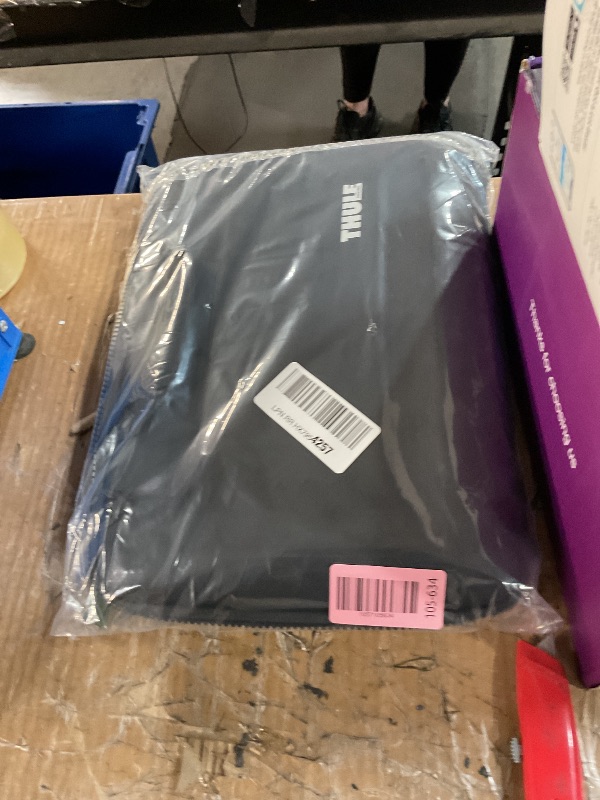 Photo 1 of (damage)(missing strap) Thule Gauntlet MacBook Pro® Attaché 16", Black