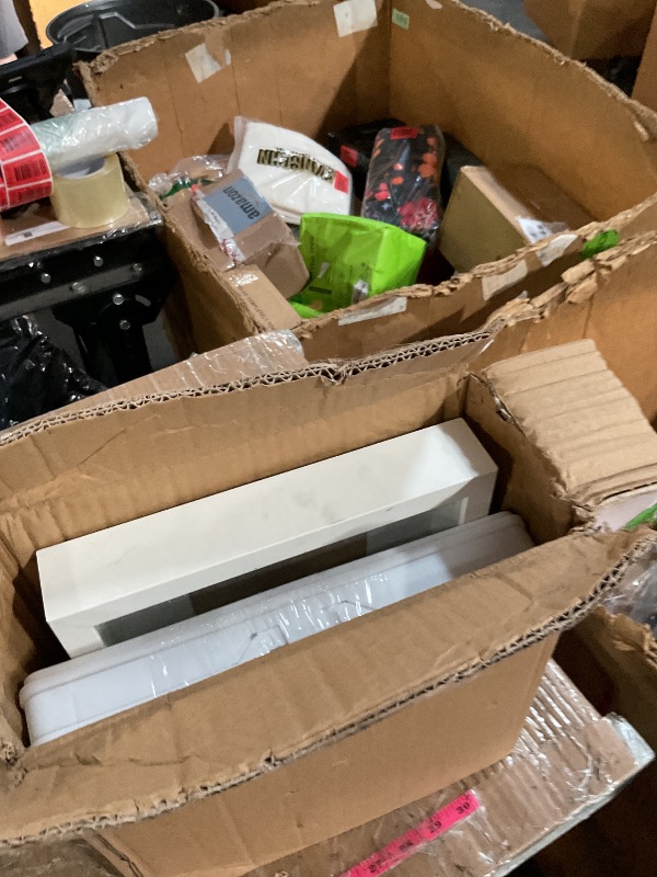 Photo 1 of ***(PARTS ONLY/ MINOR DMAAGE/ NON FUNCTIONAL)***VIGIND Pegboard Combination kit, 4 Pegboards and 12 Accessories Modular Hanging for Wall Organizer,Suitable for Wall Storage,Crafts Organization,Decorative Display,11''x11'' Each