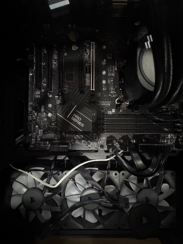 Photo 1 of ***NOT FUNCTIONAL, PARTS ONLY***Corsair Vengeance i7500 Gaming PC – Liquid Cooled Intel Core i7-14700KF CPU – NVIDIA GeForce RTX 5070Ti GPU – 32GB Vengeance RGB DDR5 Memory – 1TB M.2 SSD – Black