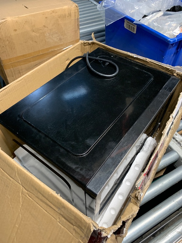 Photo 1 of (PARTS) (NON-FUNCTIONAL) FRIGIDAIRE Stainless Steel Microwave Oven, Multi Function, Programmable, 1.1 Cu Ft 1000-Watt