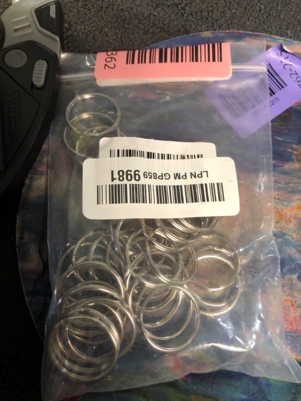 Photo 1 of ***missing 28***70PCS Swivel Snap Hooks with Key Rings, Metal Lobster Claw Clasp, Keychain Rings for Crafts 1.25inch/32mm