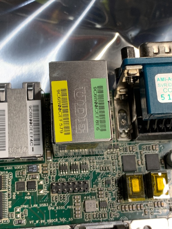 Photo 1 of **CPU PINS BENT**Asrock Rack ROMED8-2T/BCM ATX Server Motherboard AMD EPYC™ 7003 (with AMD 3D V-Cache™ Technology*)/7002 Series Processors SP3 (LGA 4094) Dual 10GbE