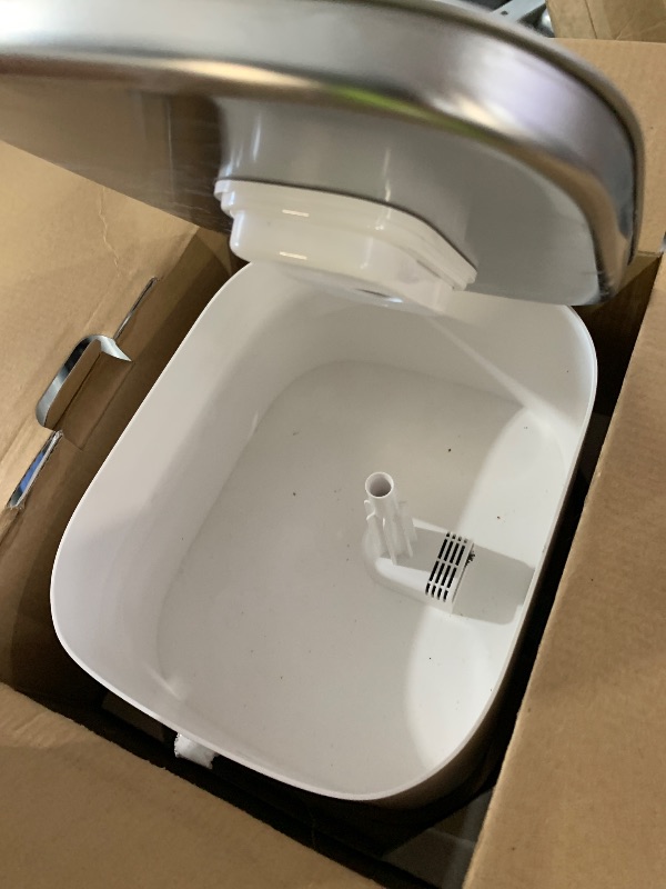 Photo 1 of ***No power cord*** PETLIBRO Upgrade Cat Water Fountain, Cordless Cat Fountain Battery Operated, App Monitoring 3L/101oz Dockstream 2 Pet Water Fountain with Stainless Steel Tray, 5GHz WiFi Dog Water Bowl Dispenser