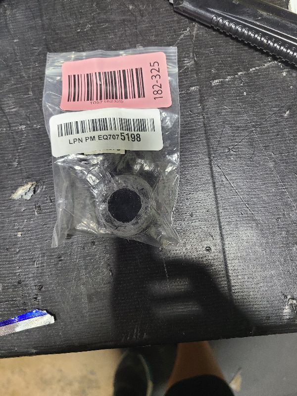 Photo 1 of 2 PCs Rubber Valve Cover Grommets for Steel Valve Covers SBC BBC SBF 350