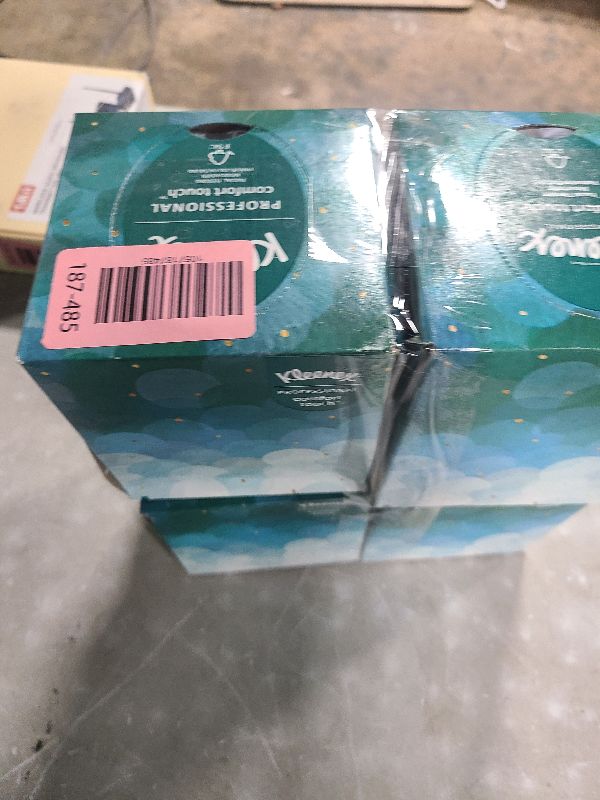 Photo 1 of  kleenex Professional Comfort Touch 4 pack