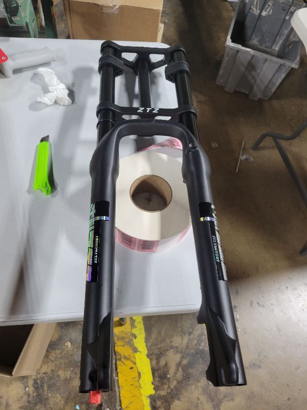 Photo 1 of 20/26 Inch Fat Bike Air Suspension Fork 4.0 Tire Mountain Bike ForkTravel 190mm 1-1/8" Straight Snow/Beach/Electric Bike Front Fork 9 * 135mm QR Damping Adjust(Black B,26in)