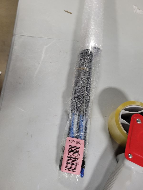 Photo 1 of 12pk Archery Hunting Fiberglass Arrows with Replaceable Targer Poits for Compound Bow and Recurve Bows