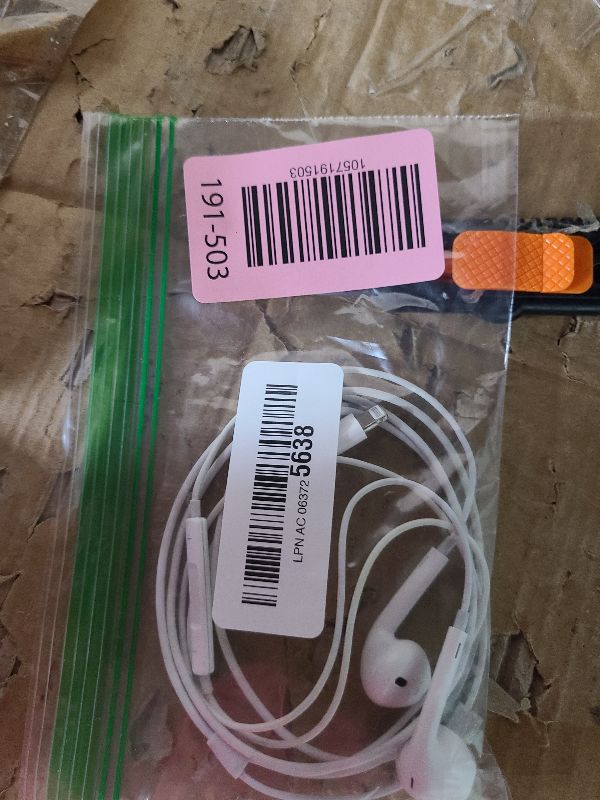 Photo 1 of 2 Packs Wired Headphones for iPhone Earbuds [Plug and Play,No Bluetooth] Built-in Mic & Volume Control Noise Reduction Earphones for iPhone 14/13/12/11/XR/XS/X/8/7/SE/Pro/Pro Max, Support All iOS