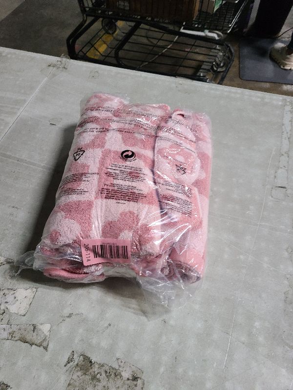 Photo 1 of 2-Pieces Luxury Bath Towels Checkered Floral, Pink Towels for Women Girls Shower Body 27.5x55 Inches, Cute Decor for Bathroom & Pool Days, Cotton