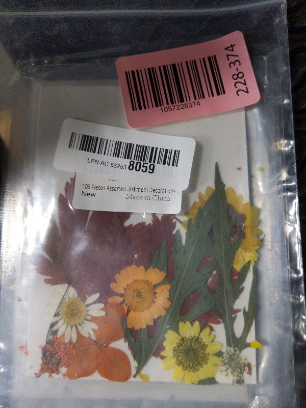 Photo 1 of 106 Pieces Assorted Real Dried Pressed Flowers Leaves Natural Dry Flower for Resin, Cake Decor,Crafts, Candles, Soap Making, Scrapbook Supplies(Pink,Purple,Yellow,Green)