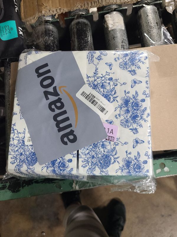 Photo 1 of 100PCS Blue Floral Napkins Disposable Hand Towels for Bathroom 3 Ply Blue and White Paper Napkins Decorative Flower Guest Napkins Chinoiserie Napkins for Wedding Bridal Shower Birthday Cocktail Party