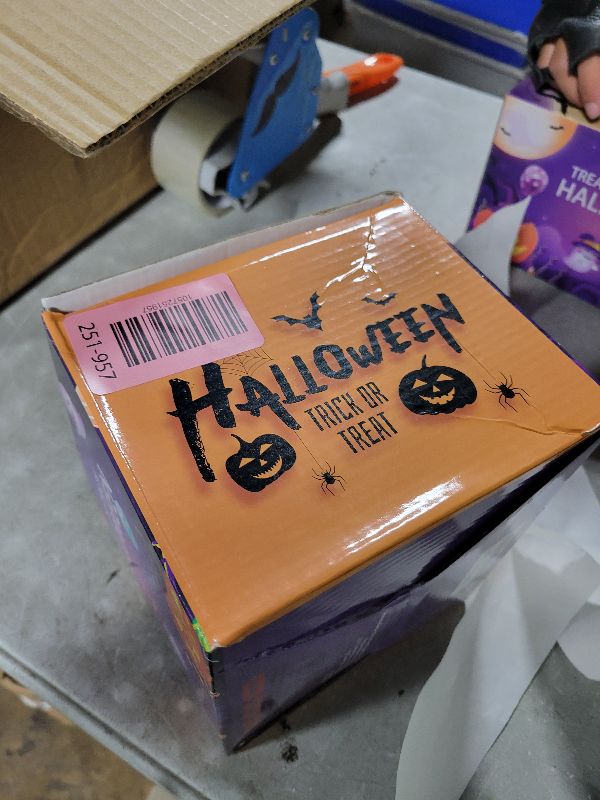 Photo 1 of 202PPCS Halloween Party Favors,Stationery Set Goodie Bags Stuffers for Kids School Classroom Prizes Trick or Treat Gifts Bags Fillers include Pencils,Erasers,Rulers,Halloween Stickers,Stamper,Notepads