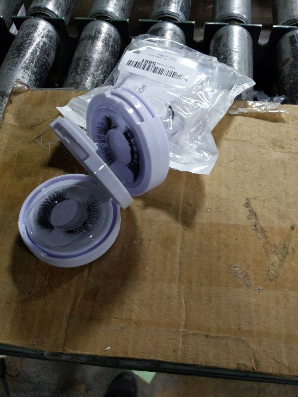 Photo 1 of 4-Pairs Reusable Magnetic Eyelashes with Applicator: Natural, No Glue or Liner Needed, Wendy, K8+604-XX1