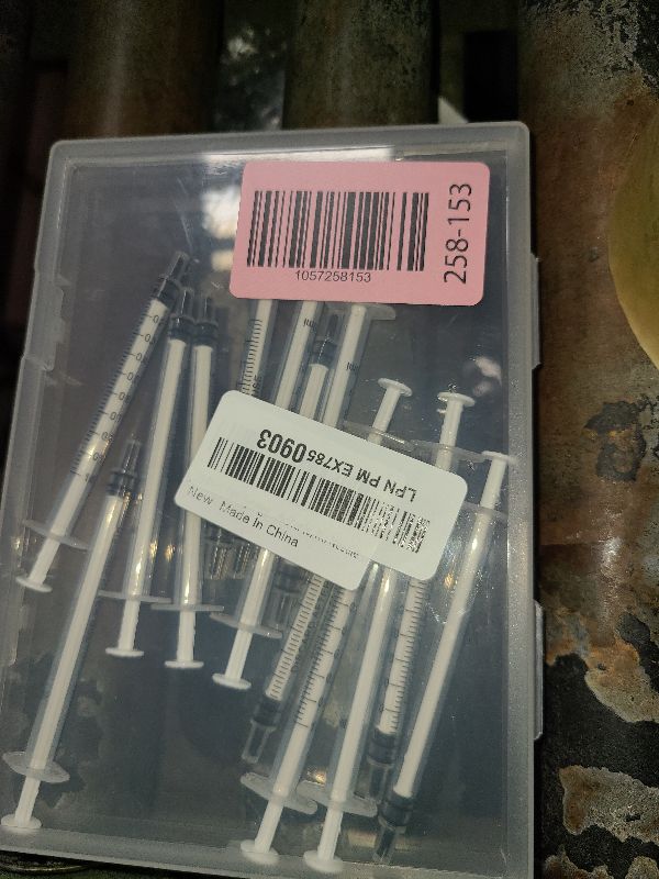 Photo 1 of 20 Pack 1ml Syringe for Liquid, 1cc Plastic Small Syringes for Scientific Labs, Measuring Liquids, Feeding Pets, Medical Student, Oil or Glue Applicator, Non-Sterile, No Needle
