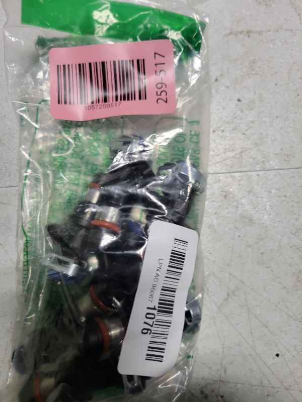 Photo 1 of 4.8 5.3 6.0 Fuel Injector 4 Holes 8Pcs, Compatible with 1999-2006 Chevrolet Silverado Suburban Tahoe Cadillac Escalade GMC Sierra Yukon Isuzu Hummer Buick, Replaces# 17113553 25323974