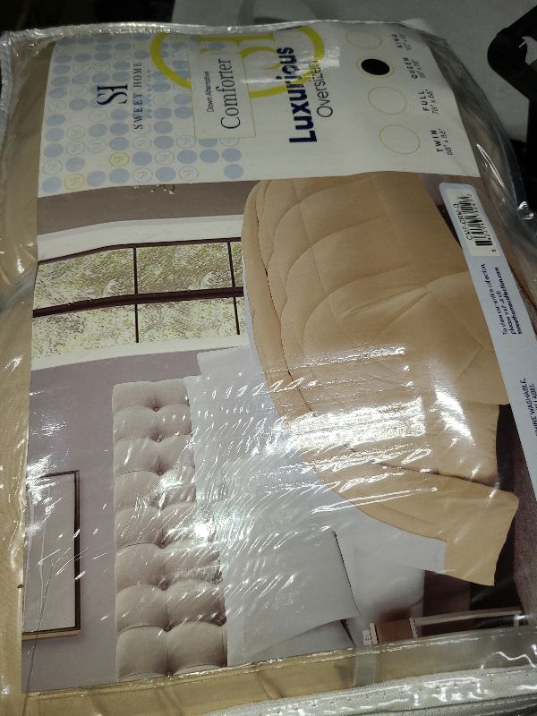 Photo 1 of Sweet Home Collection Down Alternative Comforter All Season Warmth Luxurious Plush Loft Microfiber Fill Duvet Insert Bedding, Queen, Cream