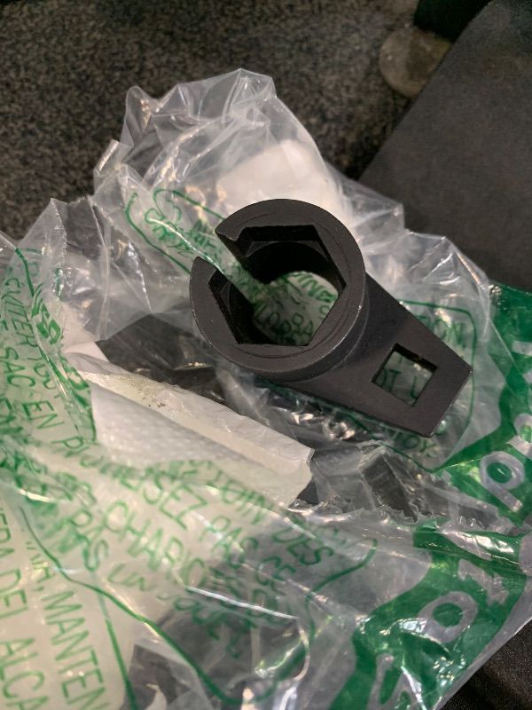 Photo 1 of 1 Pcs Offset Oxygen Sensor Socket 3/8-Inch Drive by 7/8-Inch 22mm Wire Gate Accesses Sensor from Side, Preventing Damage to Wires, Universal for Most Models of Cars Oxygen Sensor Offset Puller