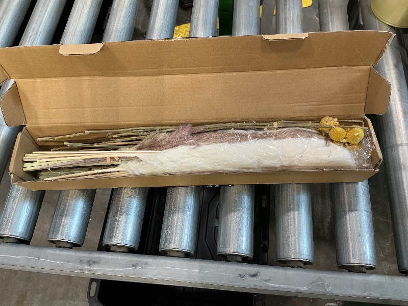 Photo 1 of 100PCS Natural Dried Pampas Grass Decor - 17.5" Fluffy Pampas Grass Bouquet - Boho Home Decor Dried Flowers for Wedding Floral Room Home Party Table Decorations