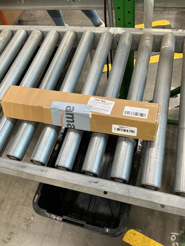 Photo 1 of 100PCS Natural Dried Pampas Grass Decor - 17.5" Fluffy Pampas Grass Bouquet - Boho Home Decor Dried Flowers for Wedding Floral Room Home Party Table Decorations