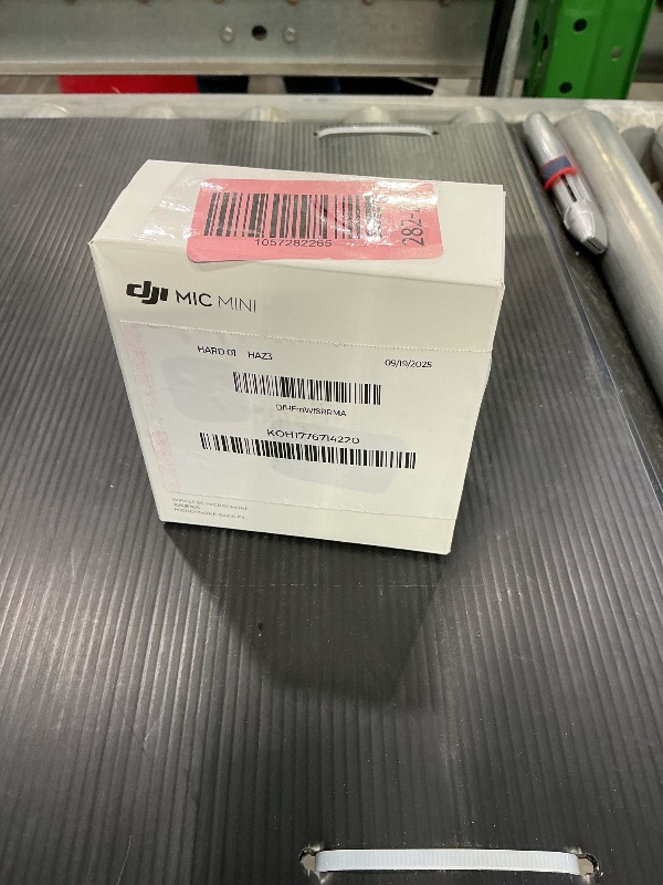 Photo 1 of ***MISSING PIECES*** ***READ CLERK NOTES*** DJI Mic Mini (1 TX + 1 RX), Wireless Lavalier Microphone for iPhone/Camera/Android, Ultralight, Detail-Rich Audio, Noise Cancelling, Automatic Limiting, Vlog, Streaming, 400m Transmission