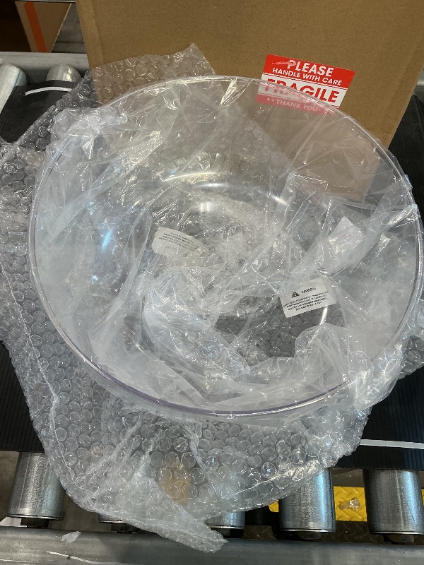 Photo 1 of ***SEE CLERK COMMENTS*** 11-inch Plastic Acrylic Cake Dome Cover, Suitable for Cake Stand Plates Transparent Cake Cover(Transparent Handle)
