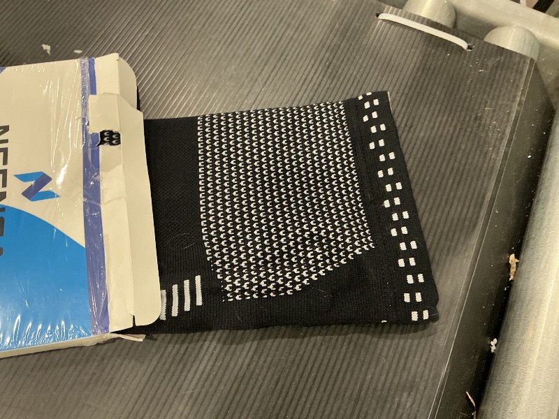 Photo 1 of **USED**
NEENCA Professional Knee Brace for Pain Relief, Medical Knee Support with Patella Pad & Side Stabilizers, Compression Knee Sleeve for Meniscus Tear, ACL, Joint Pain, Runner, Workout - Single