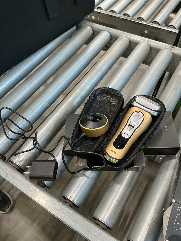 Photo 1 of ***SEE NOTES****Braun Series 9 Pro 9419s Electric Shaver for Men, Wet & Dry Shave, Shaving Kit with 4+1 Head with ProLift Trimmer