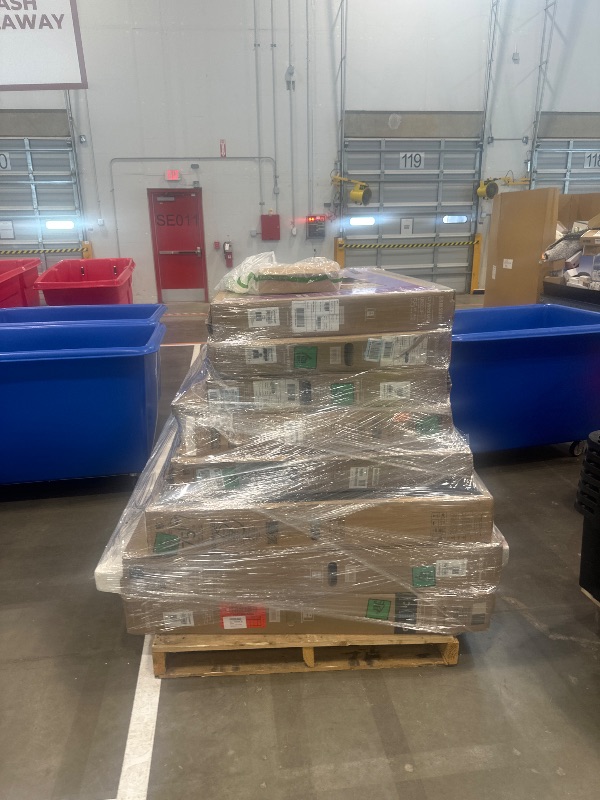 Photo 1 of ***SEE NOTES****TRUCK/TRAILER PICK UP ONLY****BROKEN PALLET OF TV’s**SOLD AS IS****