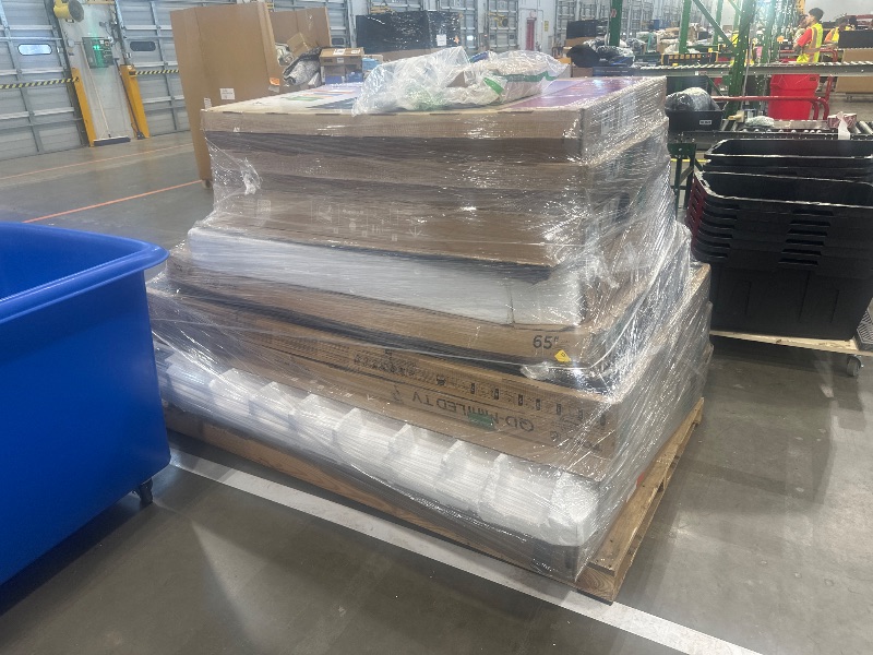 Photo 1 of ***SEE NOTES****TRUCK/TRAILER PICK UP ONLY****BROKEN PALLET OF TV’s**SOLD AS IS****