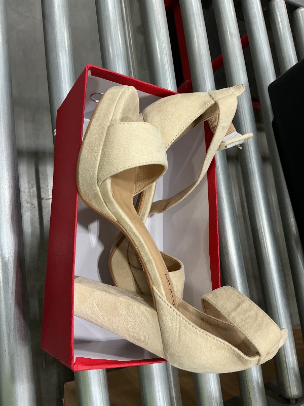 Photo 1 of *Minor Damaged* Idifu Beige women shoes size 7