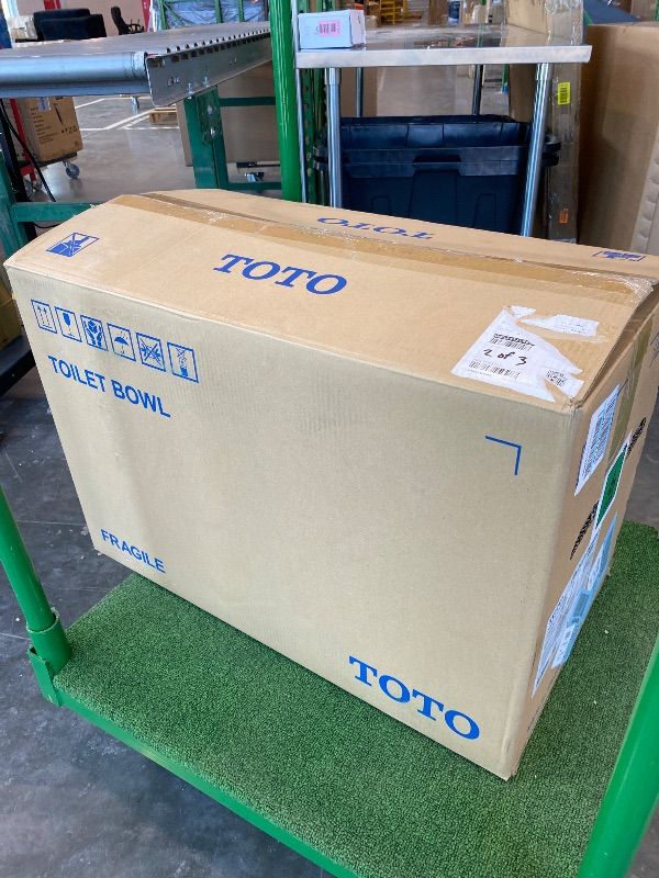 Photo 1 of *Partial Set* TOTO® Aquia IV® Arc Two-Piece Elongated Dual Flush 1.28 and 0.9 GPF Universal Height Toilet with CEFIONTECT®, WASHLET®+ Ready, Cotton White - MS448124CEMFGN#01 BOX 1 of 3