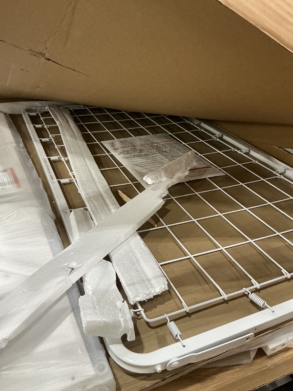 Photo 1 of *PARTIAL SET - Check clerk notes*
Dream On Me Brody 5-in-1 Convertible Full-Size Baby Crib & 3-Drawer Changer in White, Pinewood, GreenGuard Gold & JPMA, 1” Changer Pad, 3 Mattress Heights, Converts to Toddler & Full Size Bed