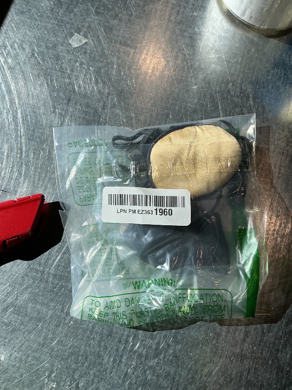 Photo 1 of 3 Pieces Silk Eye Patch Medical Eye Patch for Adult Women Elastic Lazy Adjustable Single Eyepatch with Elastic Strap(Black, Champagne, Peach)