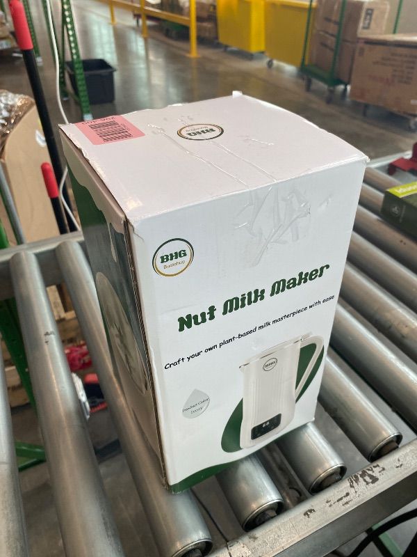 Photo 1 of *USED*
BUAIAHUG Nut Milk Maker Machine 20oz – Upgraded 10-Blade Almond, Soy & Oat Milk Maker, Plant-Based Dairy-Free Beverage Maker with Auto-Clean, Timer, Keep Warm, Boil & Cold Drink Functions – White