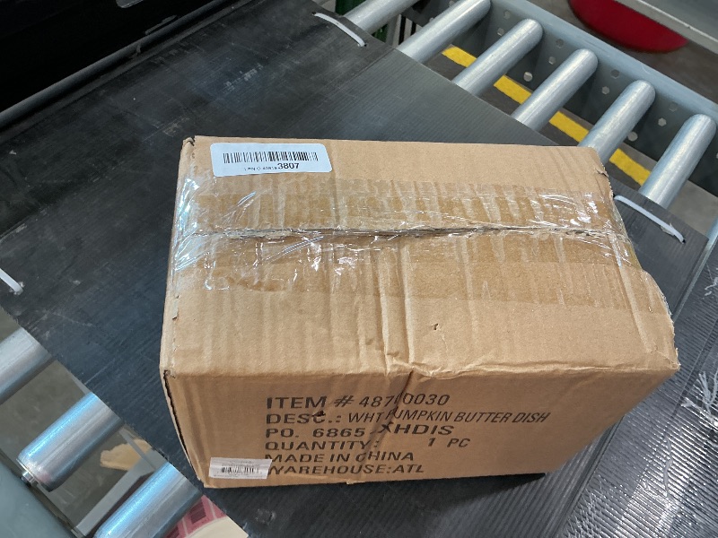 Photo 1 of *Missing Parts - Check clerk notes*
Mud Pie White Pumpkin Butter Dish, 4 1/4" x 7 1/2"