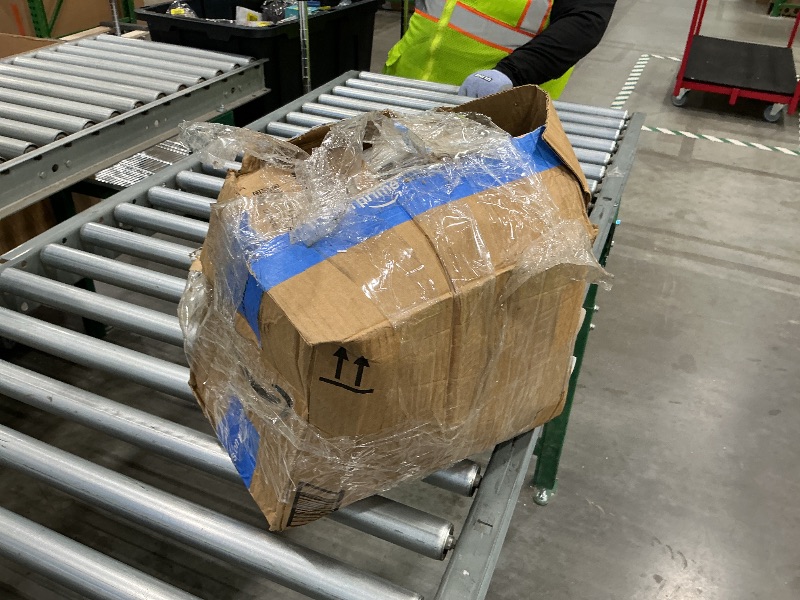 Photo 1 of **MISSING ITEMS Reese 49913 Integrated Sway Control Weight Distribution Kit For Trailer , 11,500 lbs. Capacity, Shank Included.