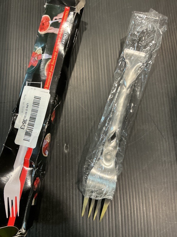 Photo 1 of 1 Pcs Stainless Steel Watermelon Slicer and Fork - 2-in-1 Portable Kitchen Tool for Home Camping and Parties