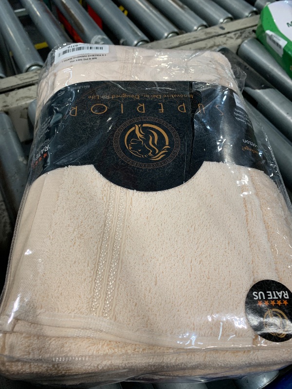 Photo 1 of ** SIMILAR IMAGE UNKNOWN BRAND***REDKISS Pink Towel Set, 6 Piece Premium Soft Bath Towel Set, Highly Absorbent Luxury 6-Pack with 2 Bath Towels, 2 Hand Towels, 2 Washcloths for Bathroom, Gym, Hotel, and Spa Daily Use