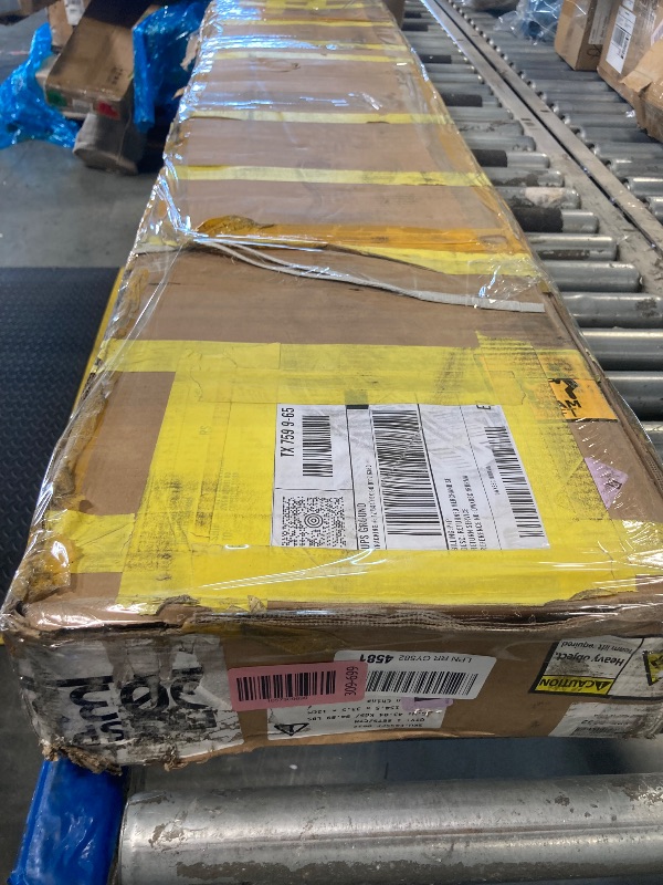 Photo 1 of ******MINOR SCRATCHES **** YINTATECH 60" 4000lbs Clamp on Pallet Forks Heavy Duty Tractor Forks with Adjustable Stabilizer Bar Tractor Bucket Forks for Tractor Attachments, Skid Steer, Loader Bucket