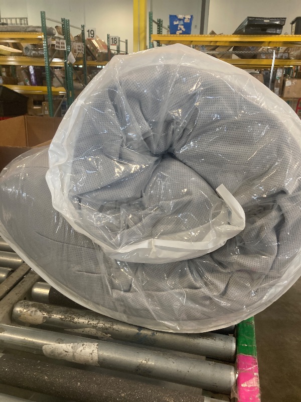 Photo 1 of ****MINOR STAINS****ZINUS 12 Inch Green Tea Essential Memory Foam Mattress [New Version], Twin, Fiberglass Free, Medium Feel, Breathable Airflow Memory Foam, Certified Safe Foams & Fabric, Mattress in A Box