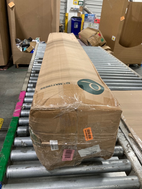 Photo 1 of ****FACTORY SEALED***ZINUS 12 Inch Queen Green Tea Memory Foam Mattress [New Version], Fiberglass free, Medium Firm Feel, Zoned Pressure Relief, Certified Safe Foams & Fabric, Mattress in A Box